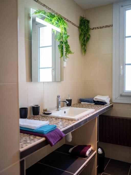 Appartement Tout Equipe Traversant 6 A 8 Couchages Марсель Экстерьер фото