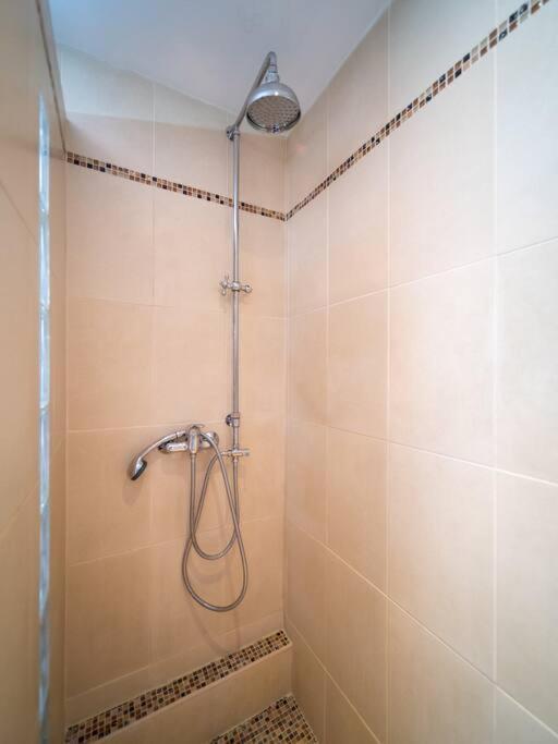 Appartement Tout Equipe Traversant 6 A 8 Couchages Марсель Экстерьер фото